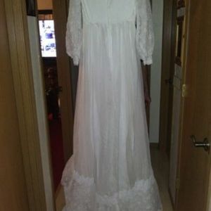Vintage Satin and Lace Wedding Dress Vail/Wristlet